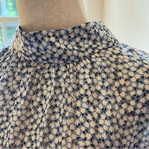 H&M Blue and White Floral Feminine Long Sleeve Blouse Size M